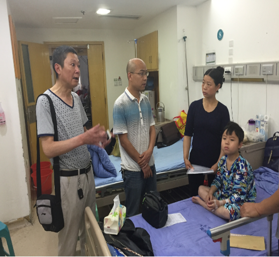 情系扶貧村 慰問(wèn)暖人心