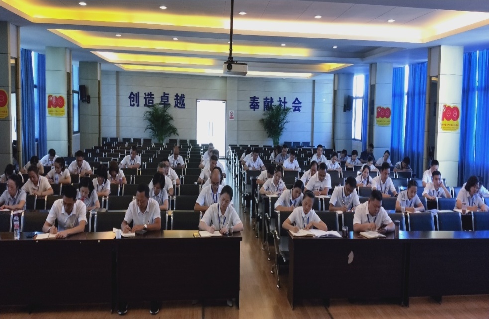 黨委委員、副總經(jīng)理劉林深入基層開(kāi)展黨規(guī)黨紀(jì)宣講暨廉潔黨課輔導(dǎo)
