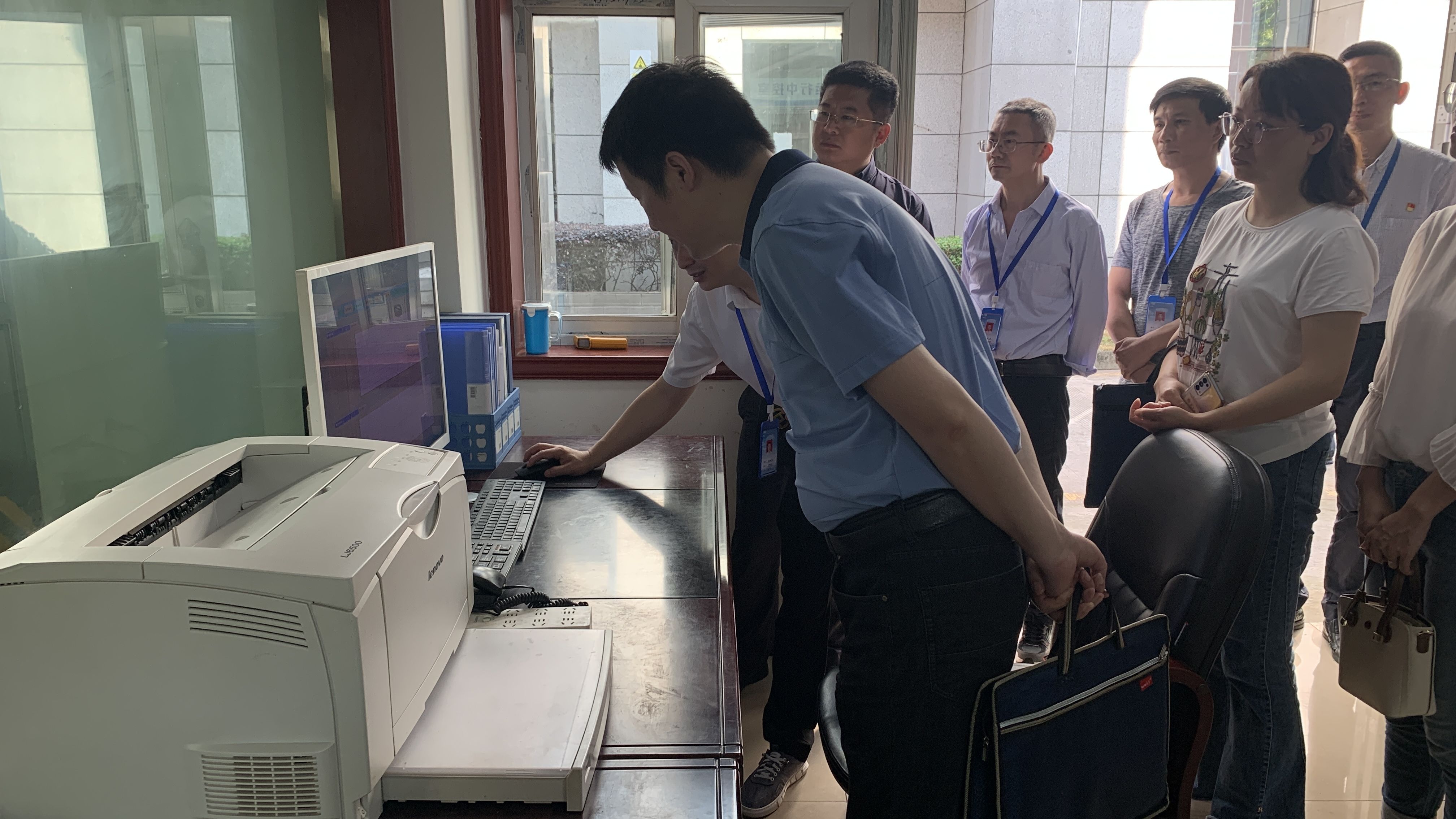 市公服集團黨委委員、監(jiān)事會主席周威帶隊調(diào)研清源水務(wù)公司