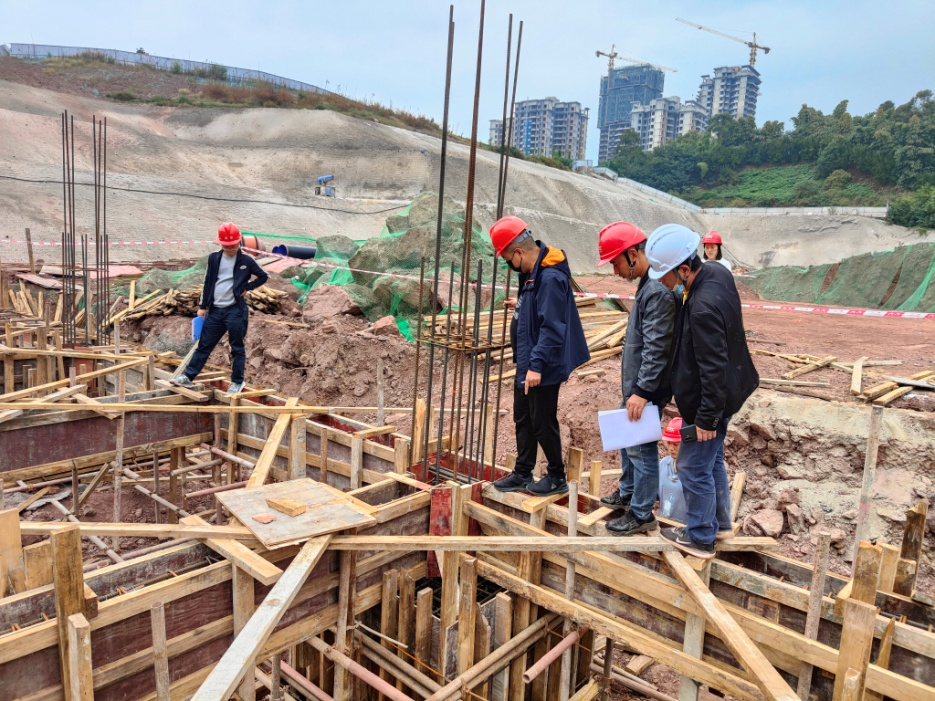 抓落實，嚴控工程建設質量安全