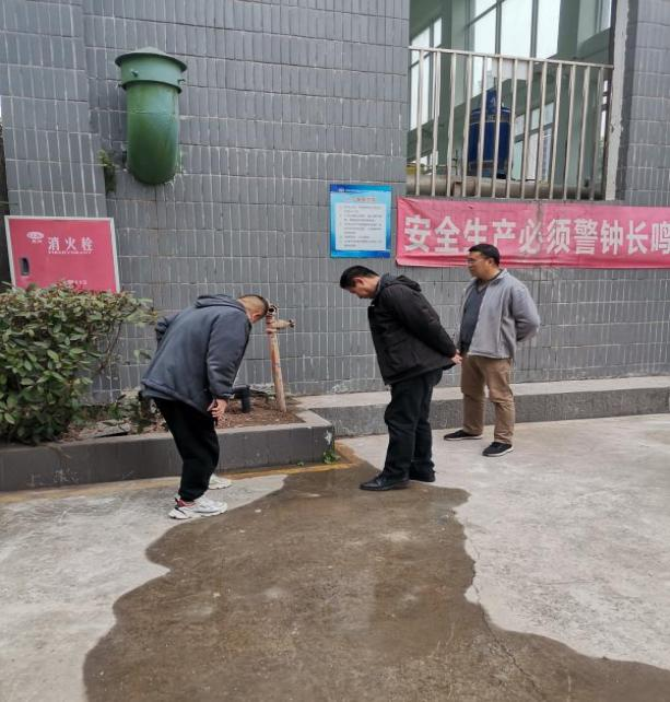 從嚴(yán)從細(xì)從實做好服務(wù)保障確?！皟蓵逼陂g安全供水