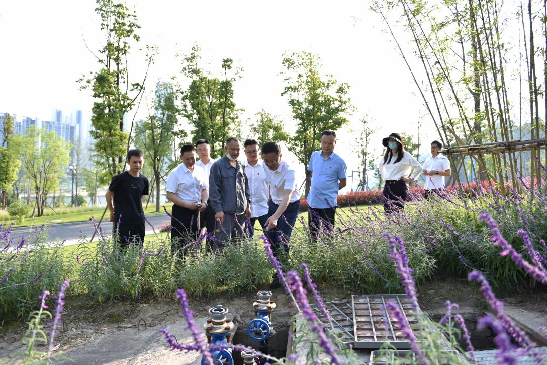 清源水務(wù)公司黨委書記、董事長周燕賓率隊調(diào)研世界動力電池大會、“中、高考”供水保障工作