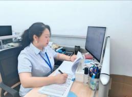 《榜樣在身邊》系列報道——杜莉、何振南 扎根基層踐初心 恪盡職守顯擔(dān)當(dāng)